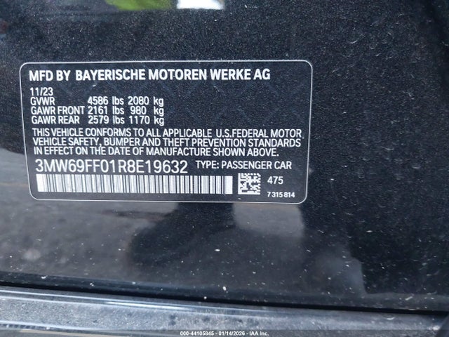 44105845 :رقم المزاد ، 3MW69FF01R8E19632 vin ، 2024 Bmw 330i مزاد بيع