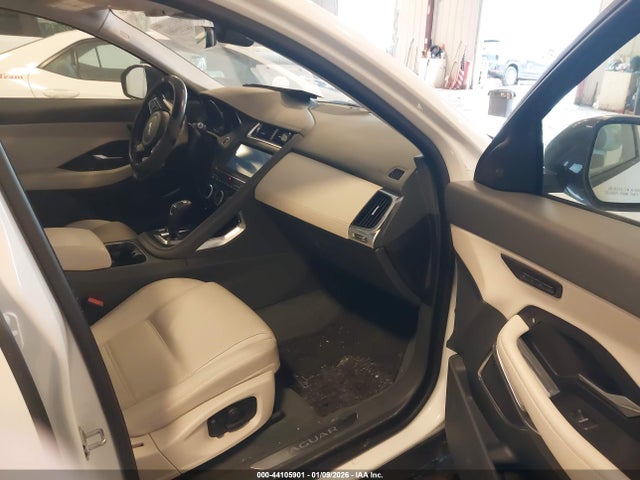 2019 JAGUAR E-PACE SADFJ2FX9K1Z47465 Photo 4
