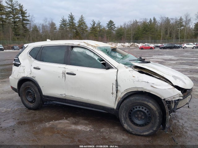 Nissan ROGUE S 2017 5N1AT2MT5HC746672 Image 14