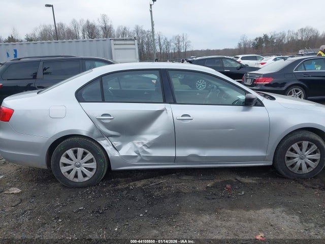 44105950 :رقم المزاد ، 3VW1K7AJ8EM383377 vin ، 2014 Volkswagen Jetta 2.0l S مزاد بيع