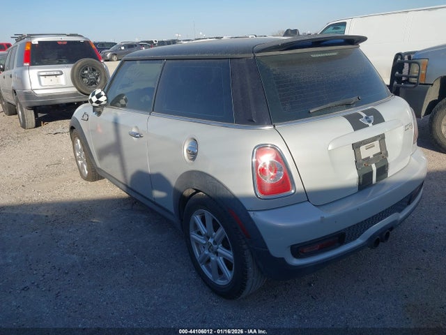 2012 MINI COOPER S WMWSV3C5XCTY18483 Photo 2