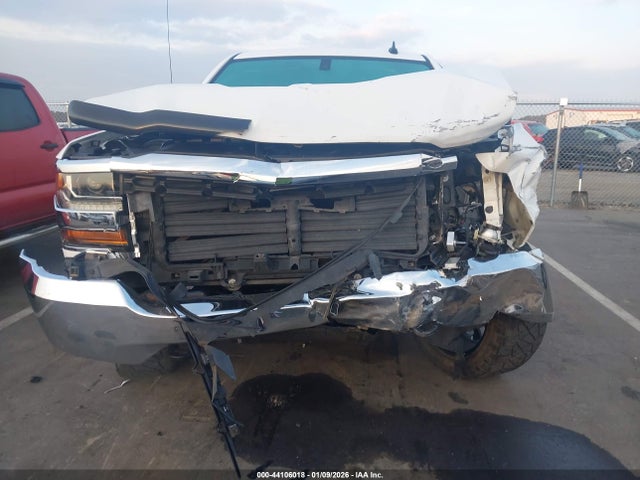44106018 :رقم المزاد ، 1GCUKREC2JF152587 vin ، 2018 Chevrolet Silverado 1500 1lt مزاد بيع