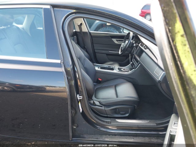 Продаж на аукціоні авто 2016 Jaguar Xf 35t Premium, vin: SAJBJ4BV6GCY19465, номер лоту: 44106026