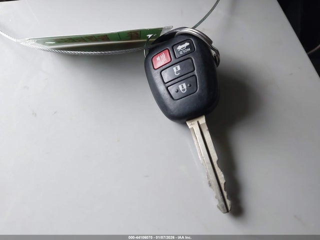 2T1BURHE7JC080714 Toyota COROLLA LE
