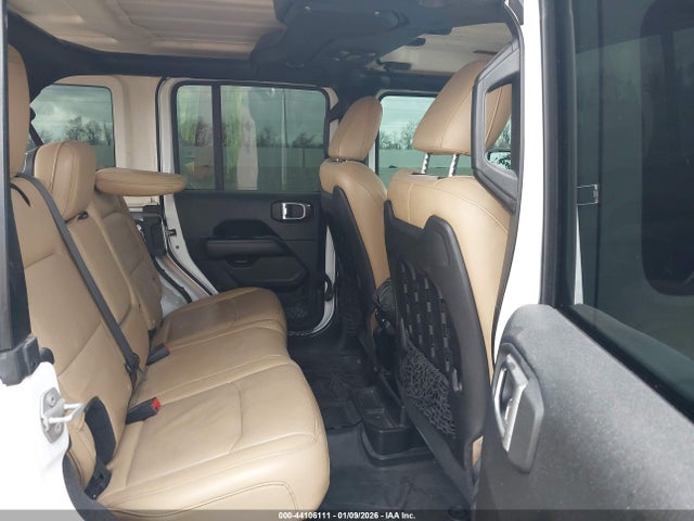 1C4HJXFG4JW136126 Jeep Wrangler Unlimited Rubicon 4x4