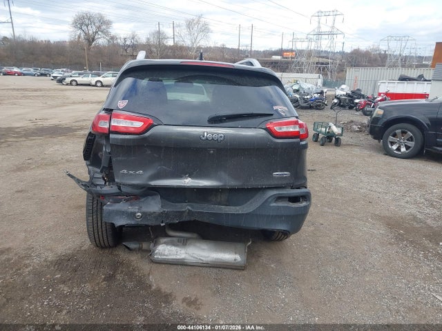 1C4PJMCB9FW640875 Jeep Cherokee Latitude