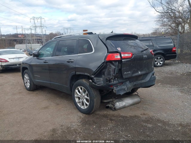 1C4PJMCB9FW640875 Jeep Cherokee Latitude
