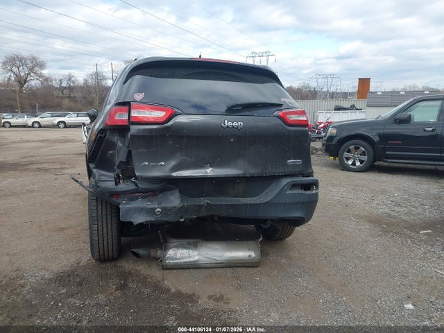 1C4PJMCB9FW640875 Jeep Cherokee Latitude