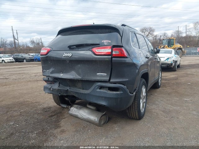 1C4PJMCB9FW640875 Jeep Cherokee Latitude