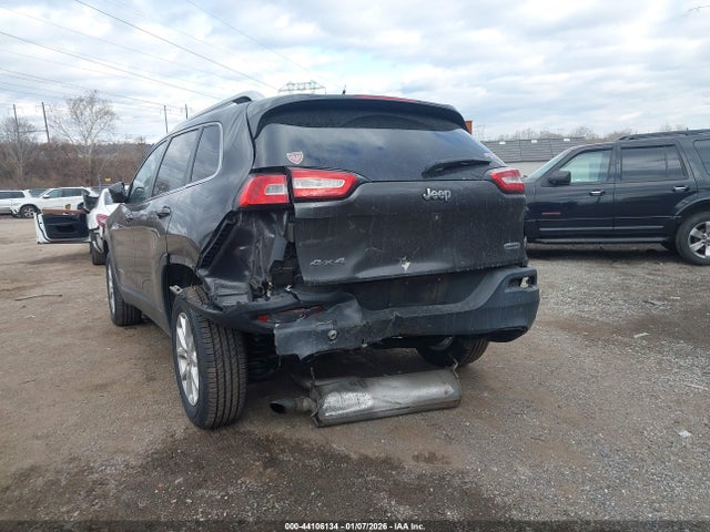 1C4PJMCB9FW640875 Jeep Cherokee Latitude