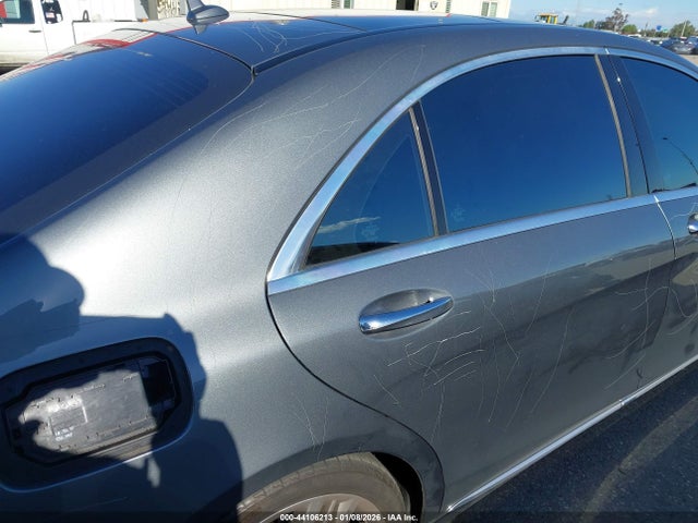 WDDUG8DB3JA376359 Mercedes-Benz S 560
