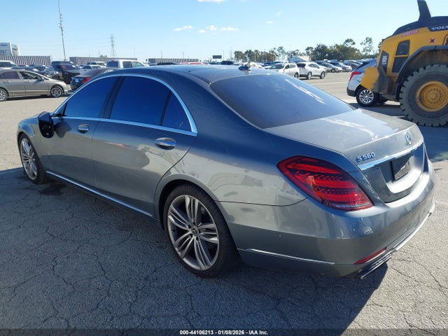 2018 MERCEDES-BENZ S 560 WDDUG8DB3JA376359 Photo 2