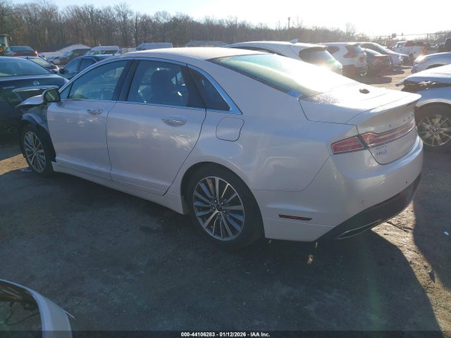 2020 LINCOLN MKZ 3LN6L5B94LR617721 Photo 2