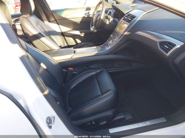 2020 LINCOLN MKZ 3LN6L5B94LR617721 Photo 4