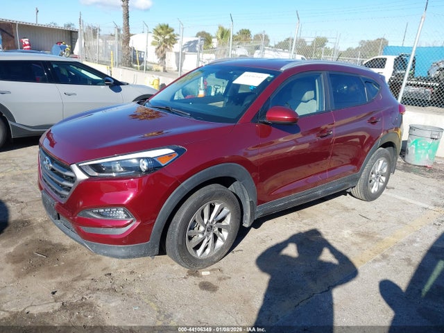 KM8J33A45GU235961 Hyundai TUCSON SE