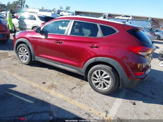 KM8J33A45GU235961 Hyundai TUCSON SE