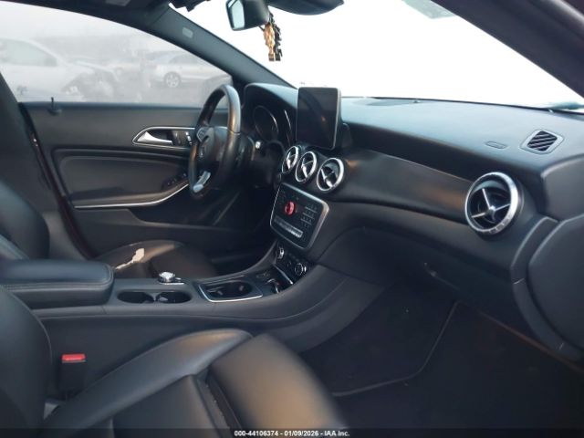 2018 MERCEDES-BENZ CLA 250 WDDSJ4EBXJN507702 Photo 4