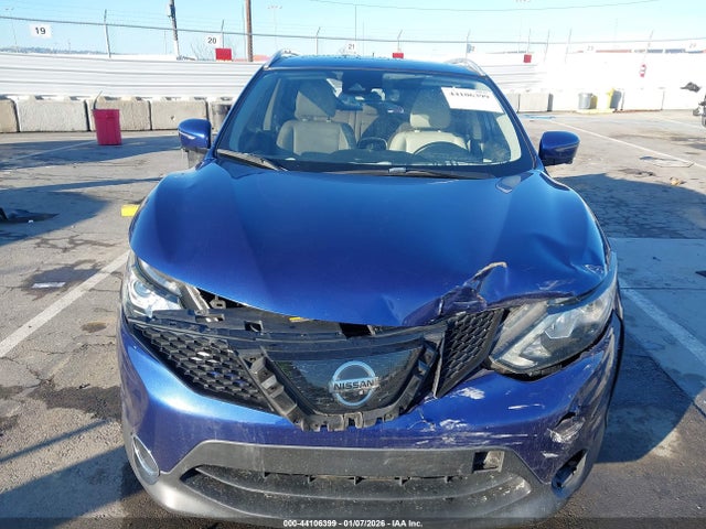 JN1BJ1CP1JW194124 Nissan Rogue Sport Sl