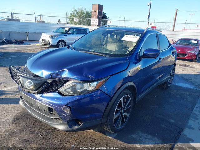 JN1BJ1CP1JW194124 Nissan Rogue Sport Sl