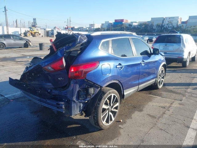 JN1BJ1CP1JW194124 Nissan Rogue Sport Sl