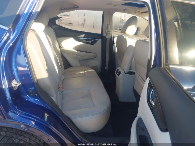 JN1BJ1CP1JW194124 Nissan Rogue Sport Sl