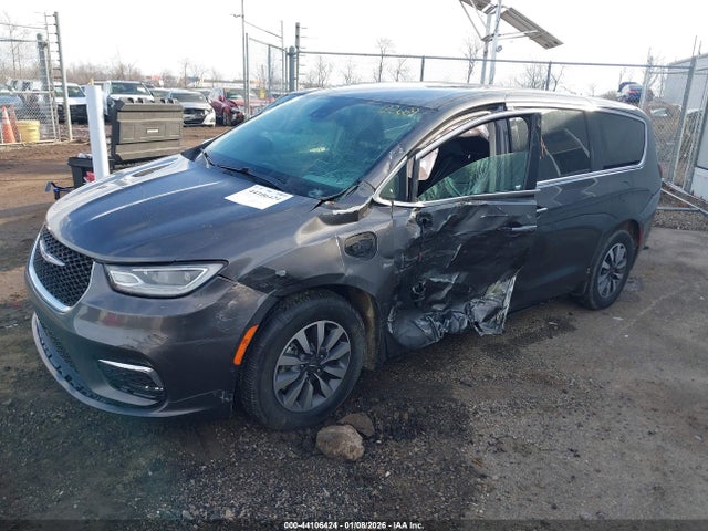 2022 CHRYSLER PACIFICA HYBRID 2C4RC1L72NR122689 Photo 1