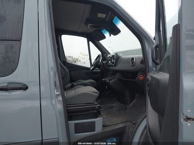 W1W4EBVY7LT032884 Mercedes-Benz Sprinter 2500 Standard Roof V6
