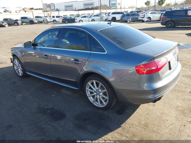2015 AUDI A4 WAUFFAFL8FN025124 Photo 2
