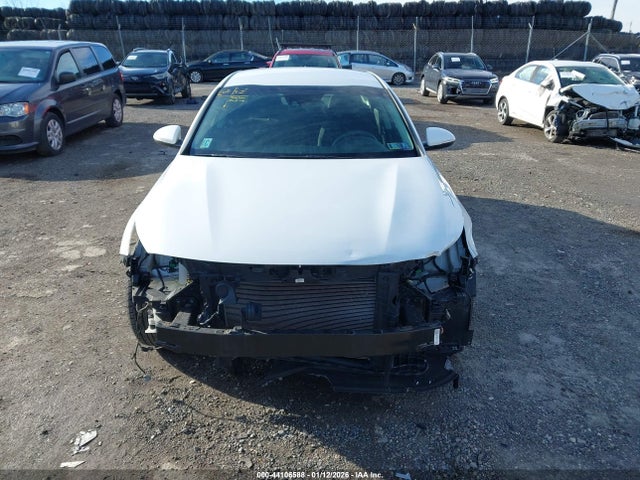 5XXGT4L32KG359435 KIA Optima Lx