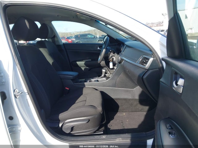 5XXGT4L32KG359435 KIA Optima Lx