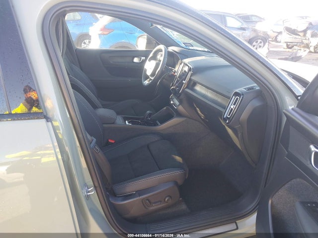 2023 VOLVO XC40 RECHARGE PURE ELECTRIC YV4ED3UL2P2106509 Photo 4