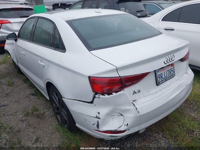 2017 AUDI A3 WAUAUGFF0H1039462 Photo 2