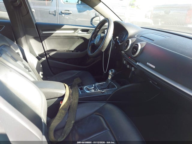 2017 AUDI A3 WAUAUGFF0H1039462 Photo 4