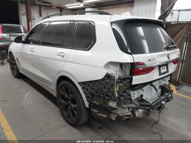 2022 BMW X7 5UXCW2C00N9L04417 Photo 2