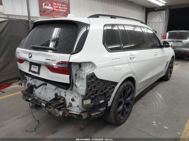 2022 BMW X7 5UXCW2C00N9L04417 Photo 3