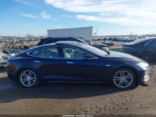 Tesla Model S P85 2014 5YJSA1H11EFP50282 Image 13