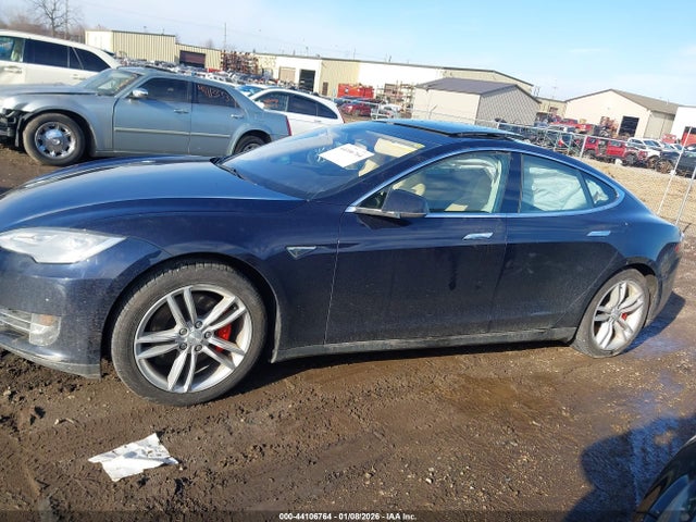 Tesla Model S P85 2014 5YJSA1H11EFP50282 Image 14