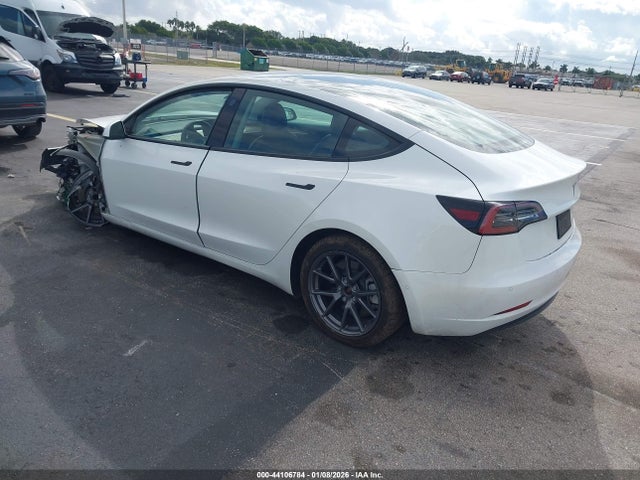2022 TESLA MODEL 3 5YJ3E1EA1NF242181 Photo 2