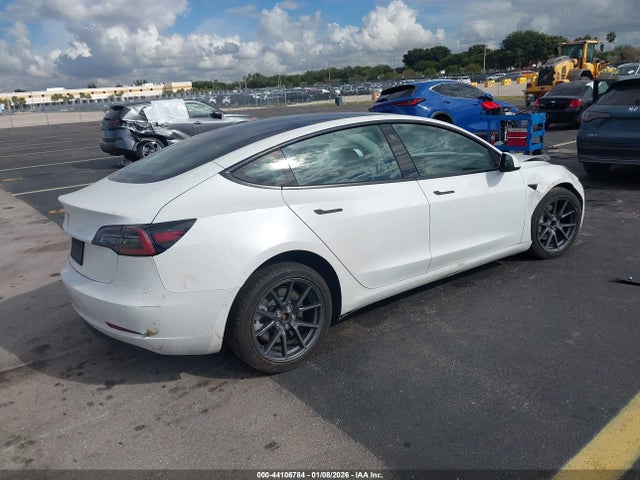 2022 TESLA MODEL 3 5YJ3E1EA1NF242181 Photo 3