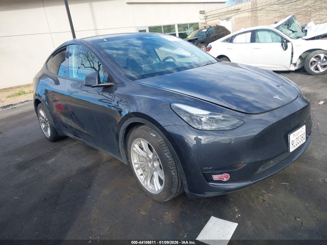 2024 TESLA MODEL Y 7SAYGDEE2RA250834 Photo 0