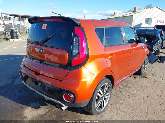 KNDJX3AA8J7589977 KIA Soul !