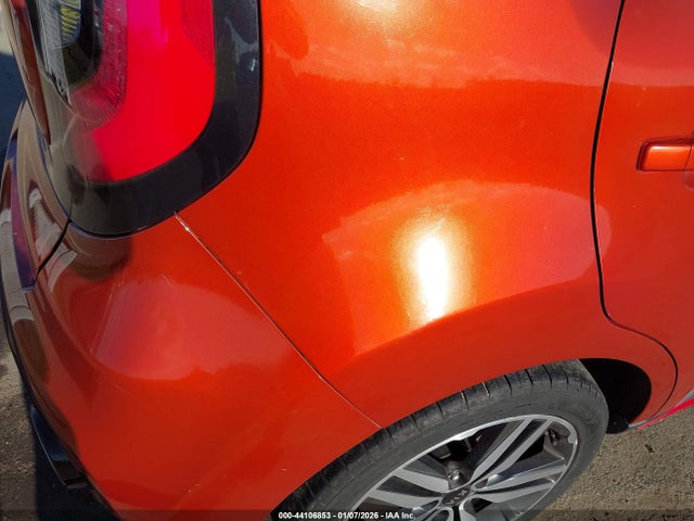 KNDJX3AA8J7589977 KIA Soul !