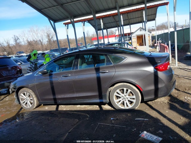 44106890 :رقم المزاد ، 1C3CCCAB3FN741880 vin ، 2015 Chrysler 200 Limited مزاد بيع