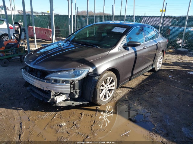 44106890 :رقم المزاد ، 1C3CCCAB3FN741880 vin ، 2015 Chrysler 200 Limited مزاد بيع