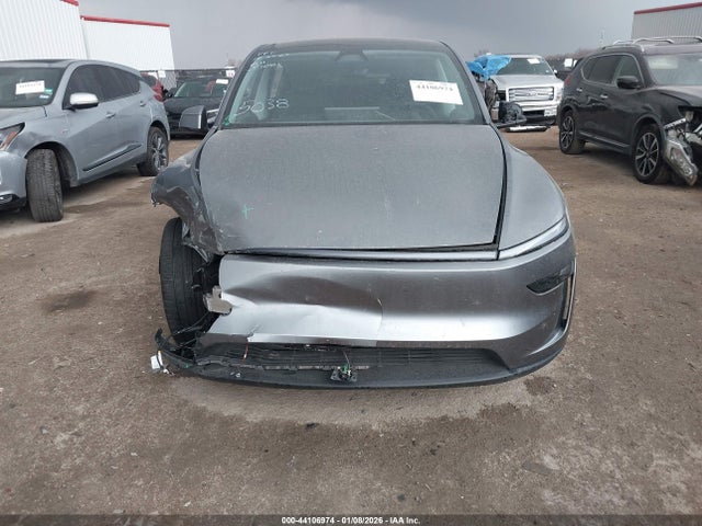 Tesla Model Y Long Range Launch Series/premium All-wheel Drive 2026 7SAYGDEE7TA385038 Image 12