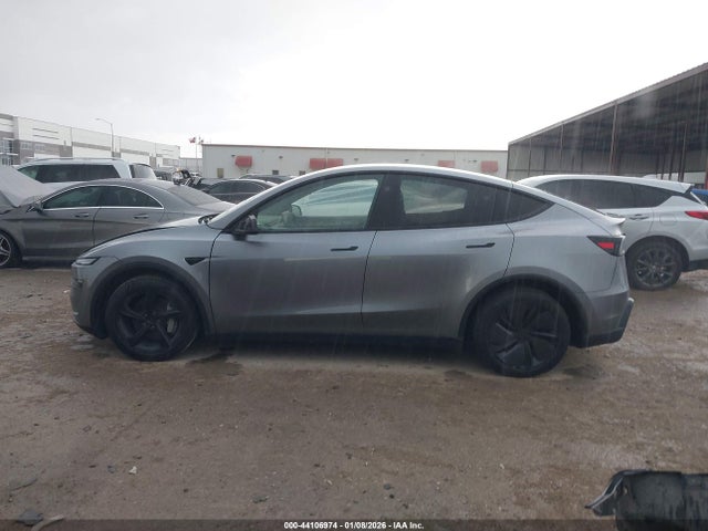 Tesla Model Y Long Range Launch Series/premium All-wheel Drive 2026 7SAYGDEE7TA385038 Image 14