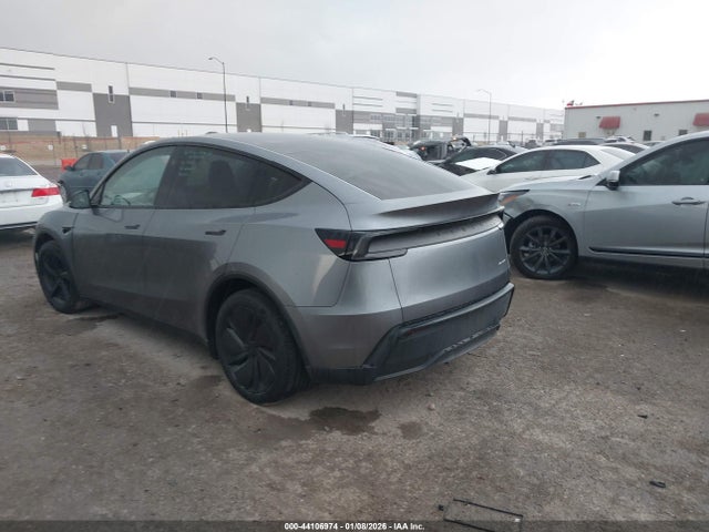 2026 TESLA MODEL Y 7SAYGDEE7TA385038 Photo 2