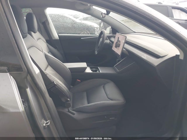 2026 TESLA MODEL Y 7SAYGDEE7TA385038 Photo 4