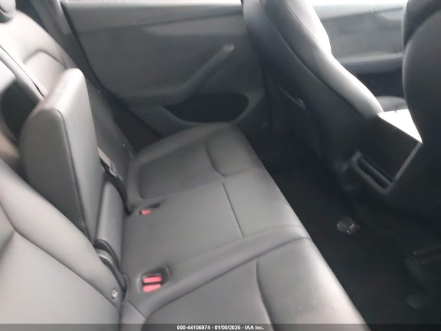 2026 TESLA MODEL Y 7SAYGDEE7TA385038 Photo 7