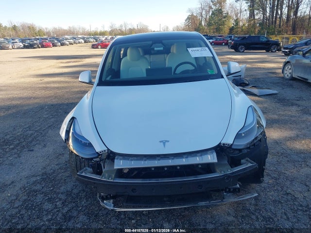 Tesla Model Y Rwd 2024 7SAYGDED2RF010631 Image 12